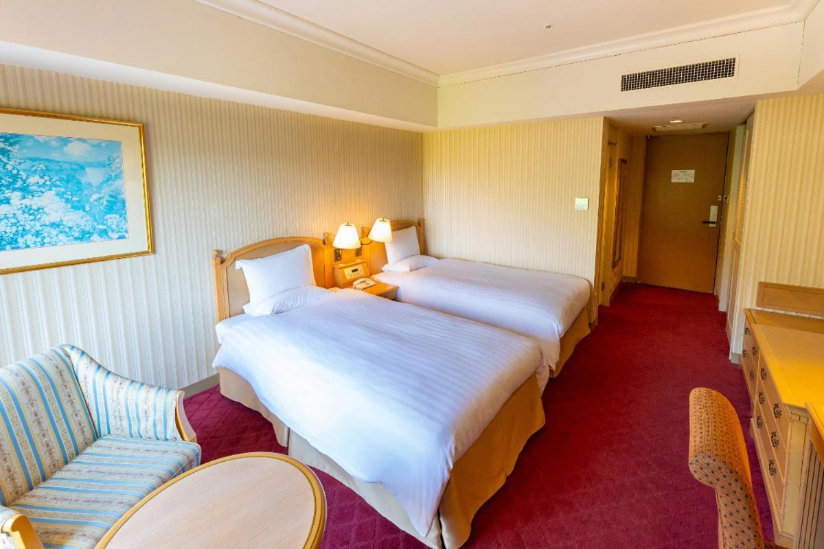 Hotel Okura Jr Huis Ten Bosch Sasebo Dış mekan fotoğraf A room at the hotel